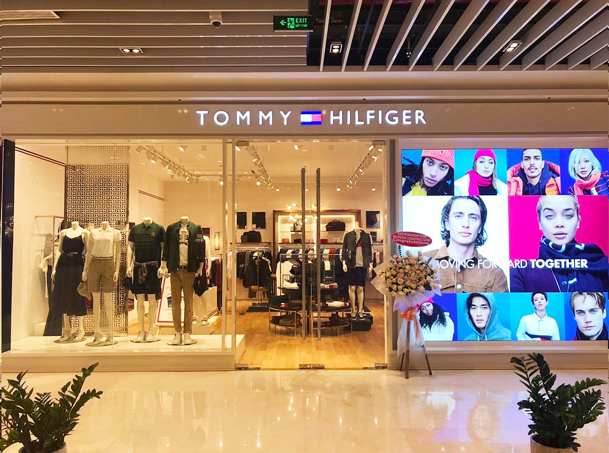 thiết kế cửa hàng tommy hilfiger